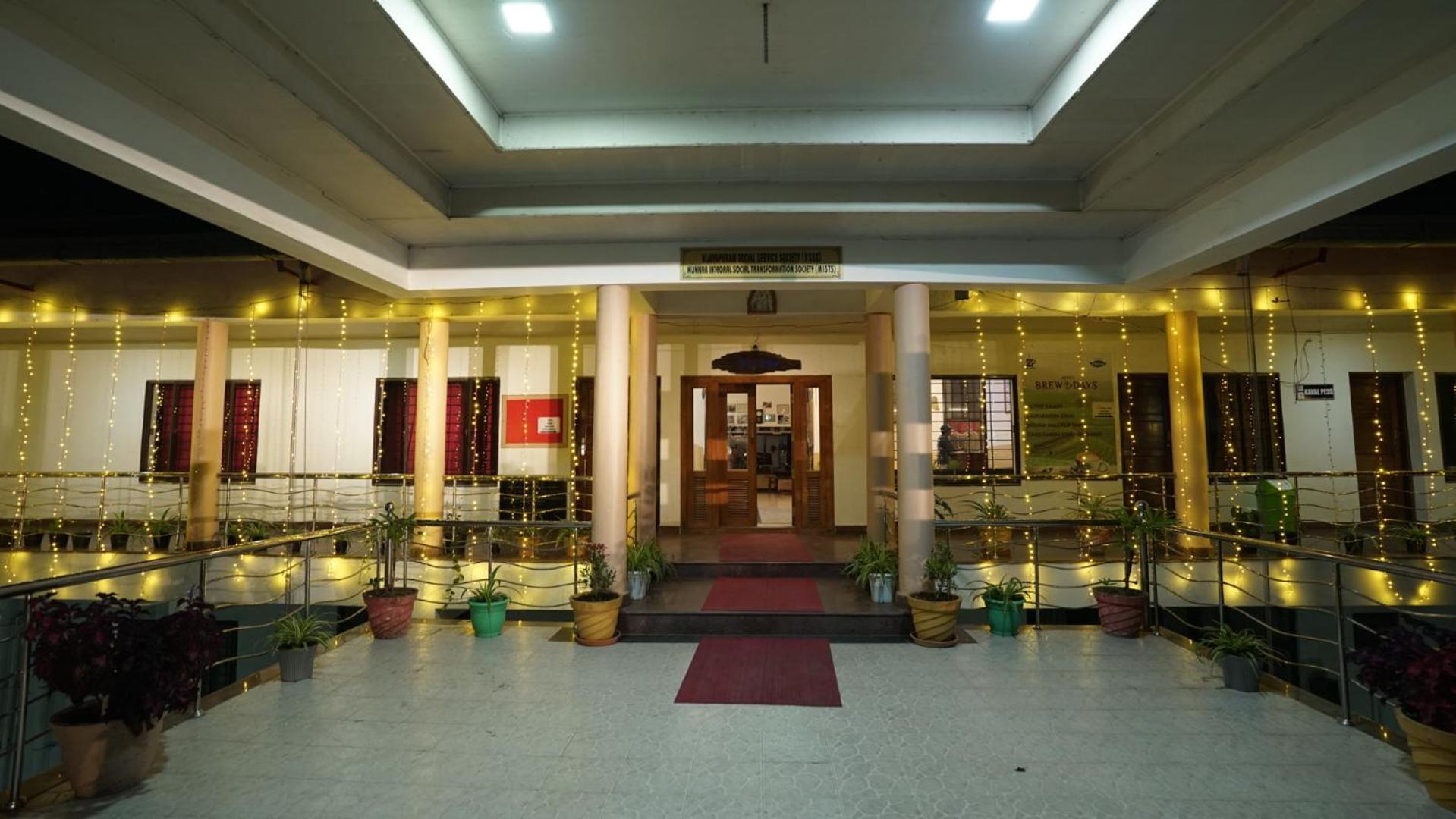 Ac Mist Hotel Munnar Exterior photo