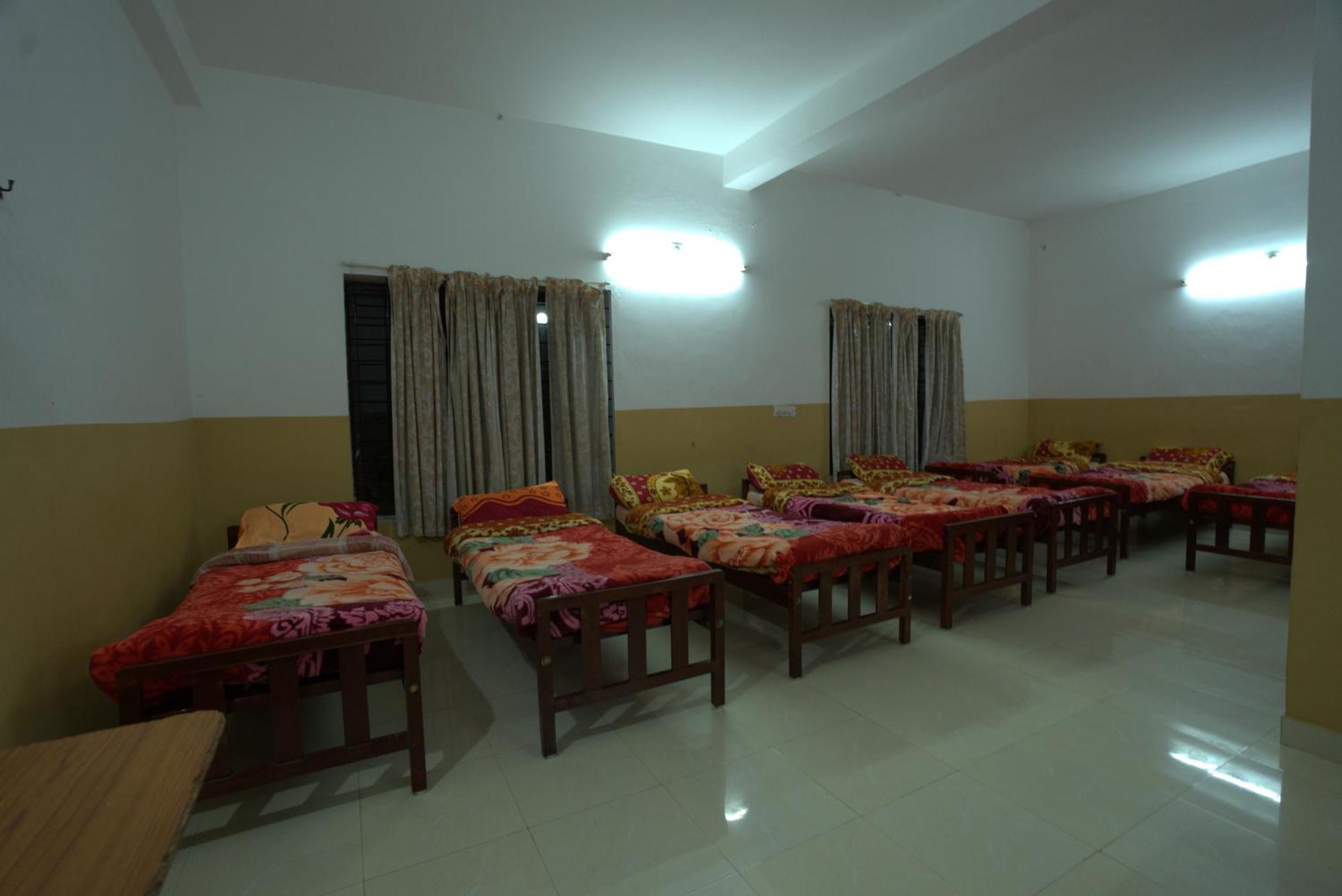 Ac Mist Hotel Munnar Exterior photo