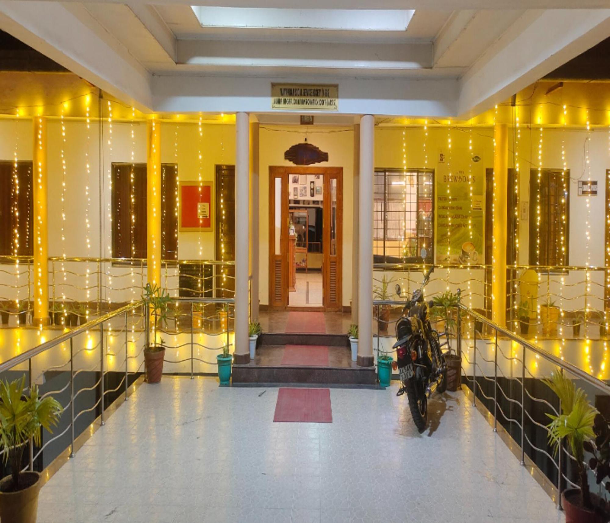 Ac Mist Hotel Munnar Exterior photo